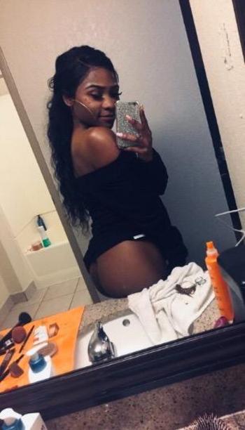 Taliaaa, 24  female escort, Wichita
