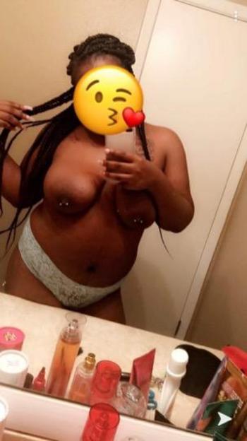 Chocolate, 23  female escort, Wichita