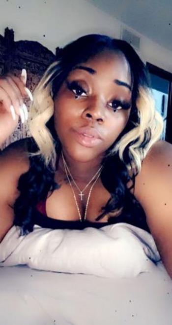 NeNe, 24  female escort, Wichita