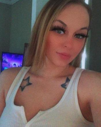Summer, 23  female escort, Wichita