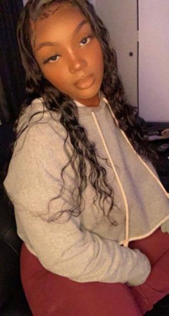 lyric, 21  female escort, Wichita