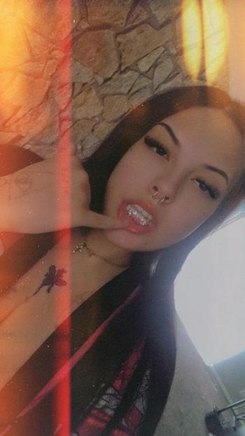 Bunni, 20  female escort, Wichita