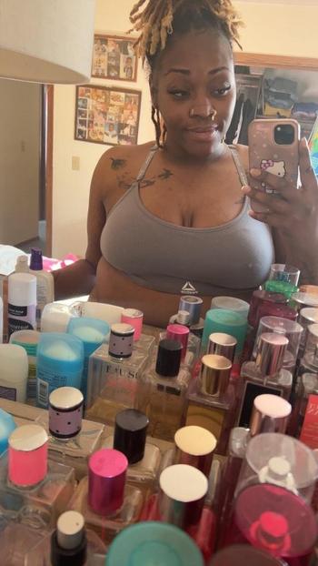 Nene, 26  female escort, Wichita