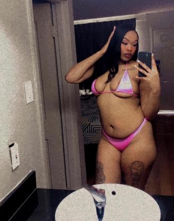 Lynn, 26  female escort, Wichita