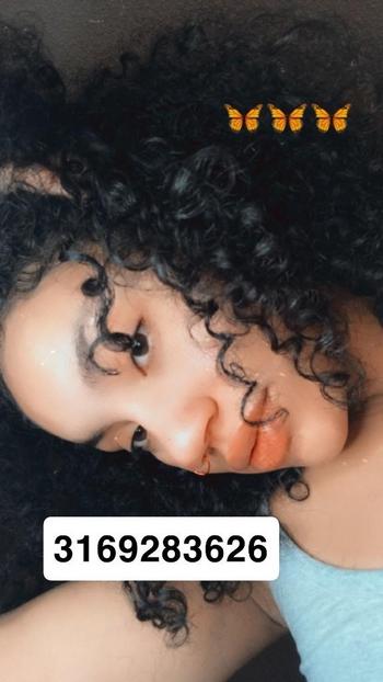 Alizae , 24  female escort, Wichita