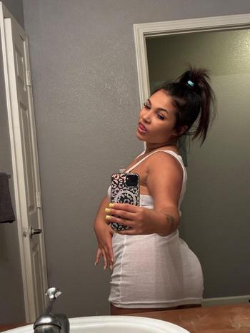 Maria, 22  female escort, Wichita