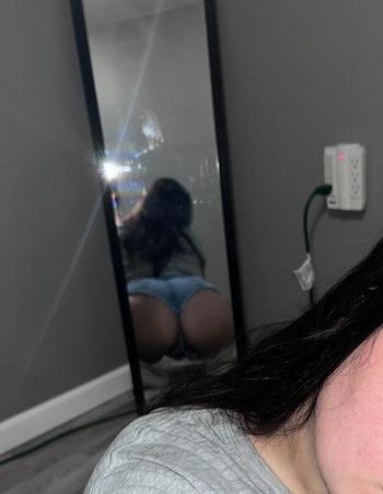 Nene, 24  female escort, Wichita