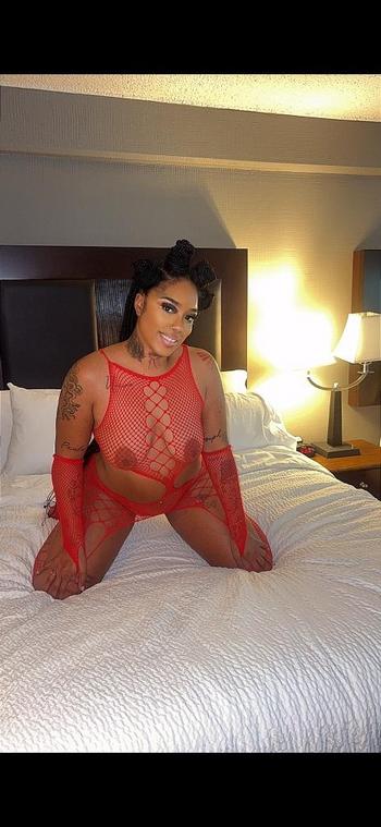 Ari, 25  female escort, Wichita