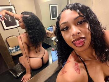 Milli, 23  female escort, Wichita