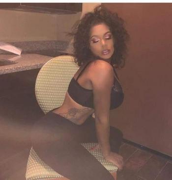 3168478521, female escort, Wichita